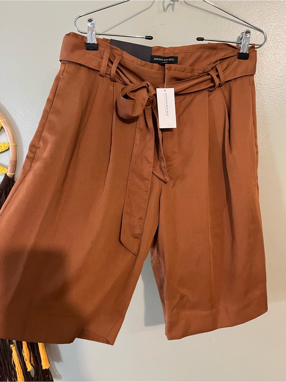 Banana Republic HighWaist Avery Paper Bag Tie-Belt Shorts Rust Brown  Size 4 NWT